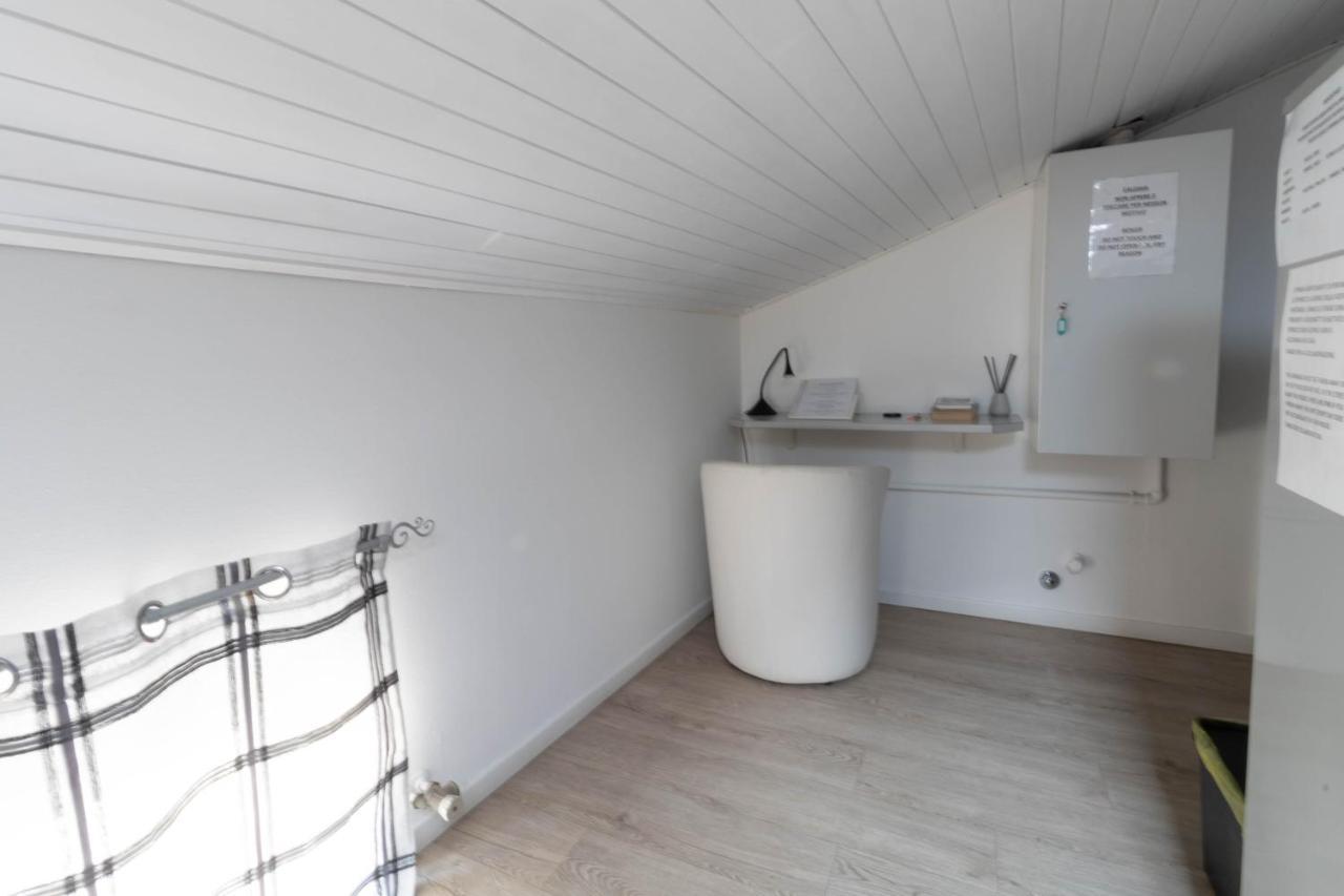 Lapiccolina Apartment Desenzano del Garda Luaran gambar