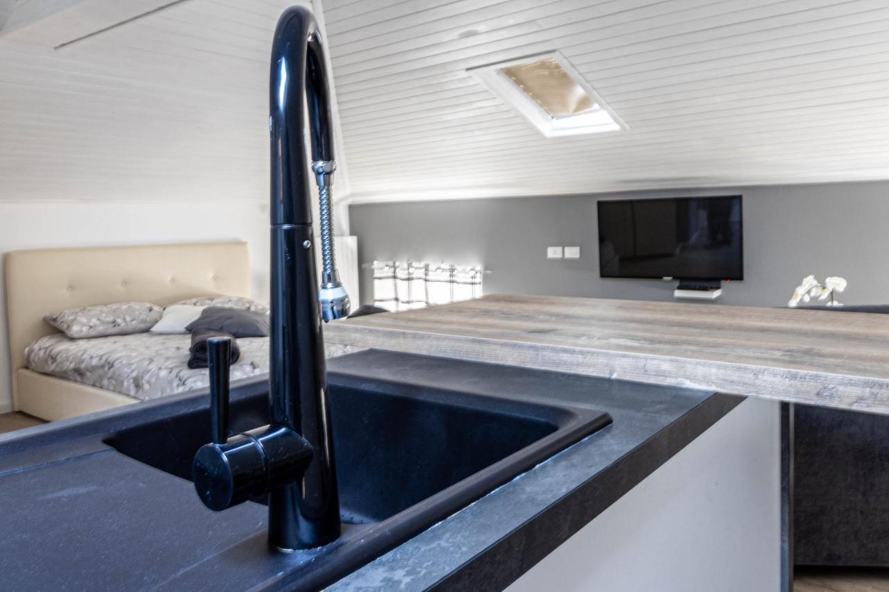Lapiccolina Apartment Desenzano del Garda Luaran gambar